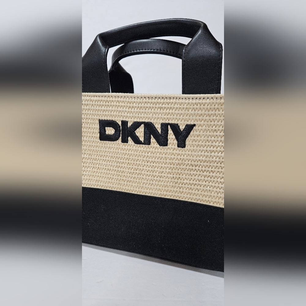 NWT DKNY Tan and Black Woven Handbag - Picture 3 of 9